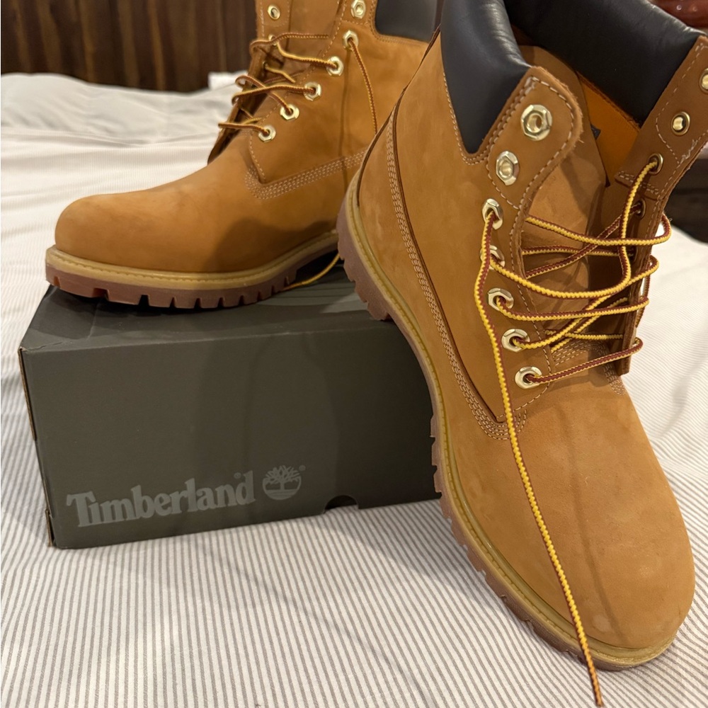 Timberland Tan Boots Classic Style with Nubuck Leather